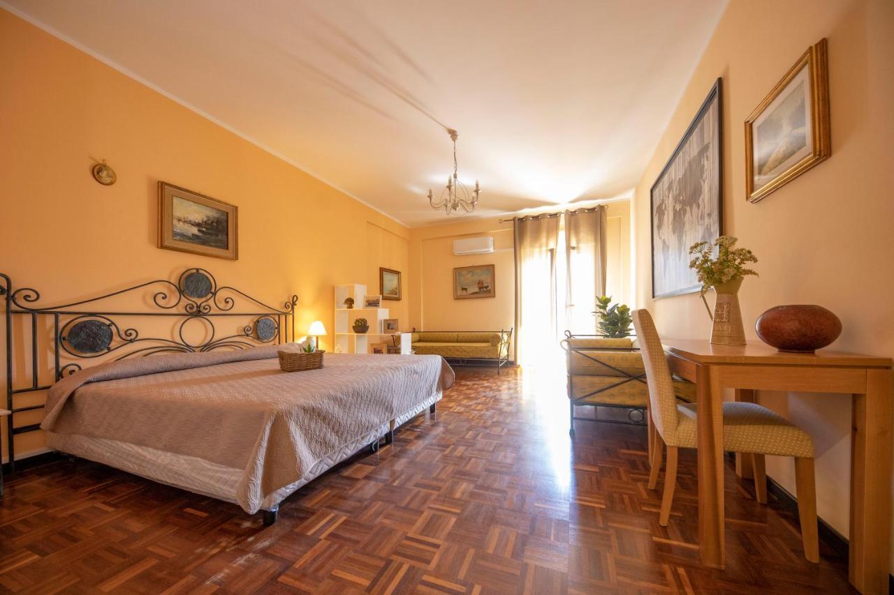 Fabiene Familyholidays Deluxe Plus Чефалу Экстерьер фото