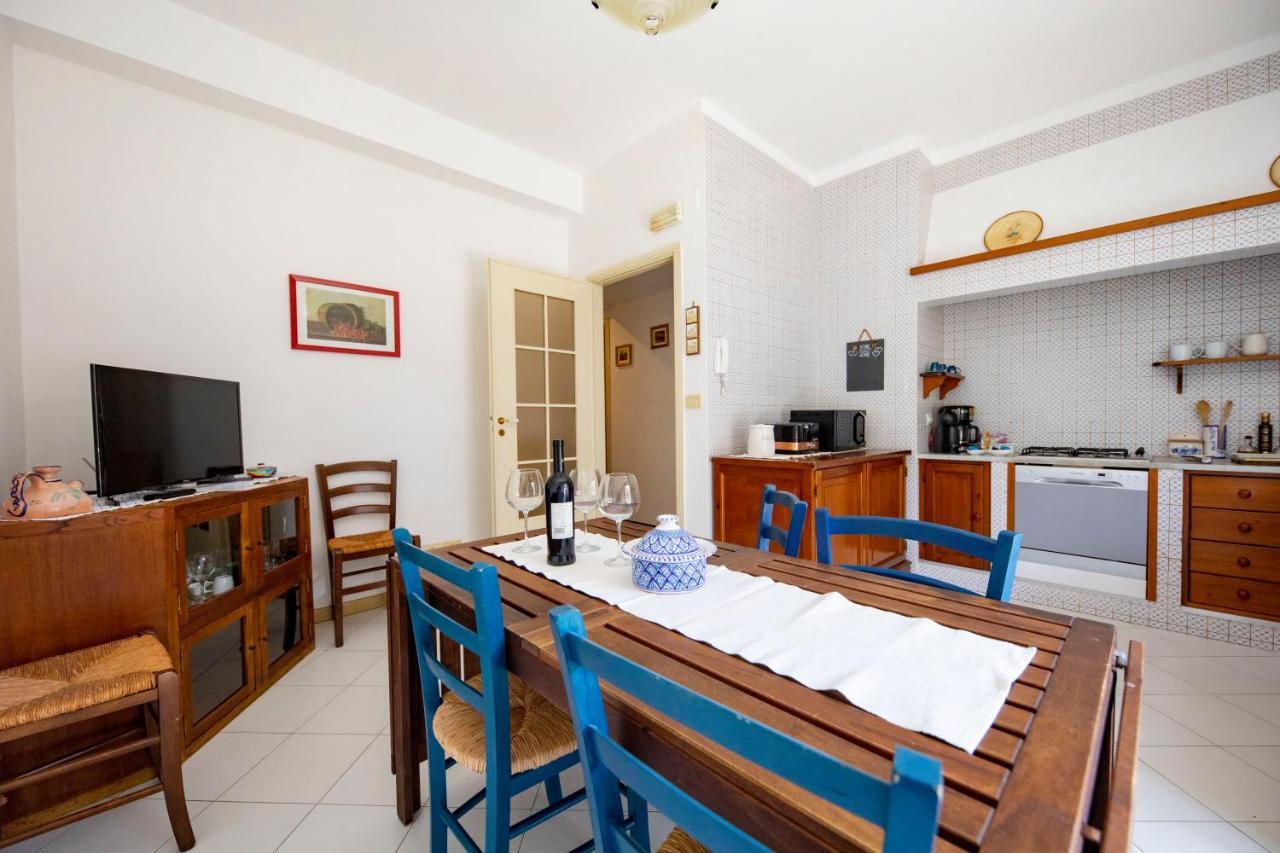 Fabiene Familyholidays Deluxe Plus Чефалу Экстерьер фото
