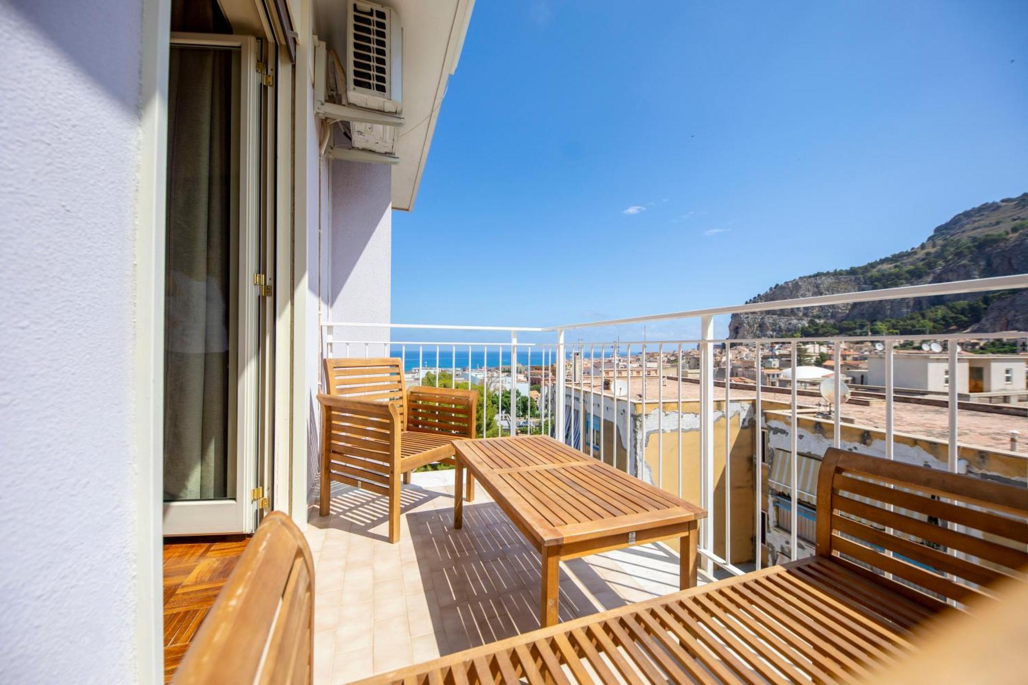 Fabiene Familyholidays Deluxe Plus Чефалу Экстерьер фото